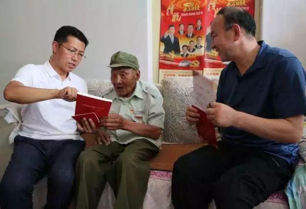 政协委员分组学习祁雪峰讲话 讨论政协两个报告